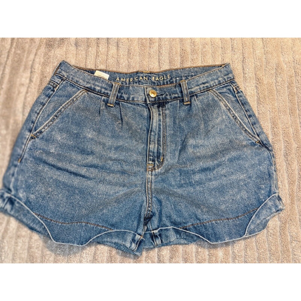 American Eagle Women's Size 6 Mom Shorts Hi-Rise Blue Denim‎ Jean Cuffed